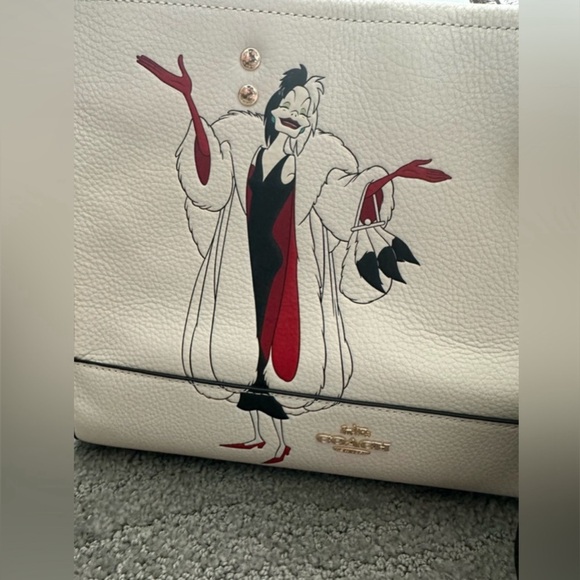 COACH BUNDLE Disney X Coach Dempsey Carryall With Cruella Motif CC946 & Wristlet - Picture 5 of 14